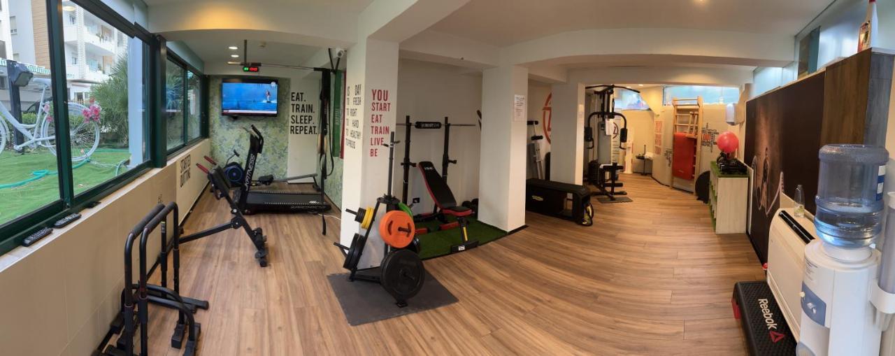 Hotel Montecarlo - Vista Mare Con Piscina & Area Fitness Ричоне Екстериор снимка