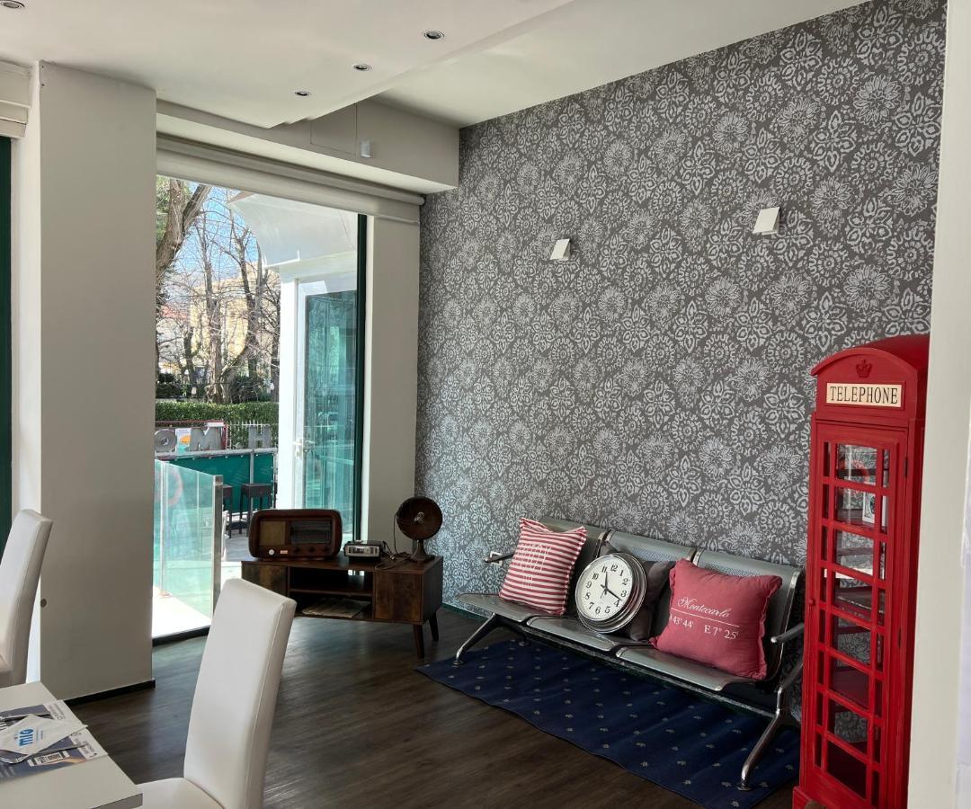 Hotel Montecarlo - Vista Mare Con Piscina & Area Fitness Ричоне Екстериор снимка