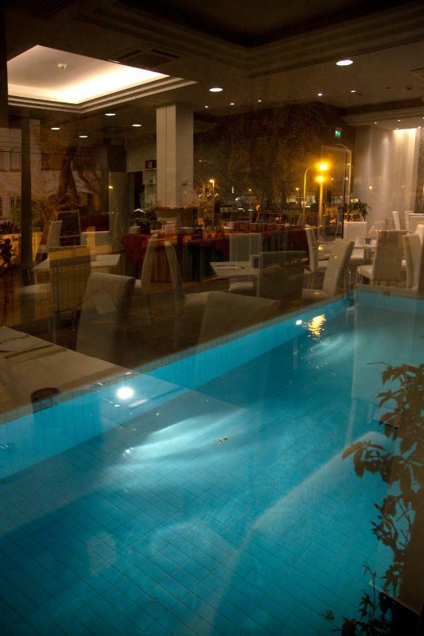 Hotel Montecarlo - Vista Mare Con Piscina & Area Fitness Ричоне Екстериор снимка