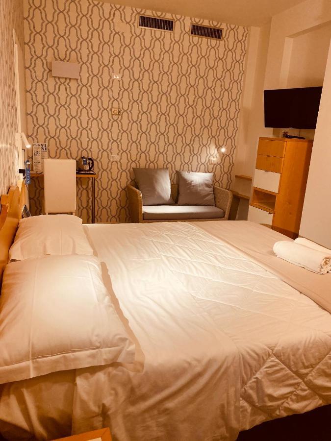 Hotel Montecarlo - Vista Mare Con Piscina & Area Fitness Ричоне Екстериор снимка
